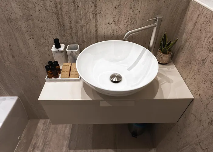 Valentino Konukevi 3*