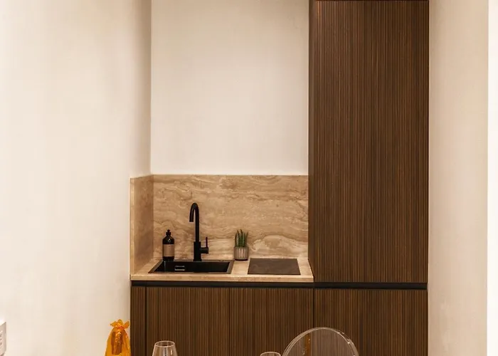 Valentino בית הארחה ראבנה