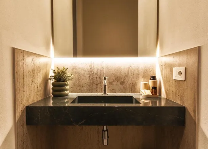 Valentino בית הארחה ראבנה